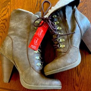 Elle High Heeled Boots. Brand New. 8M